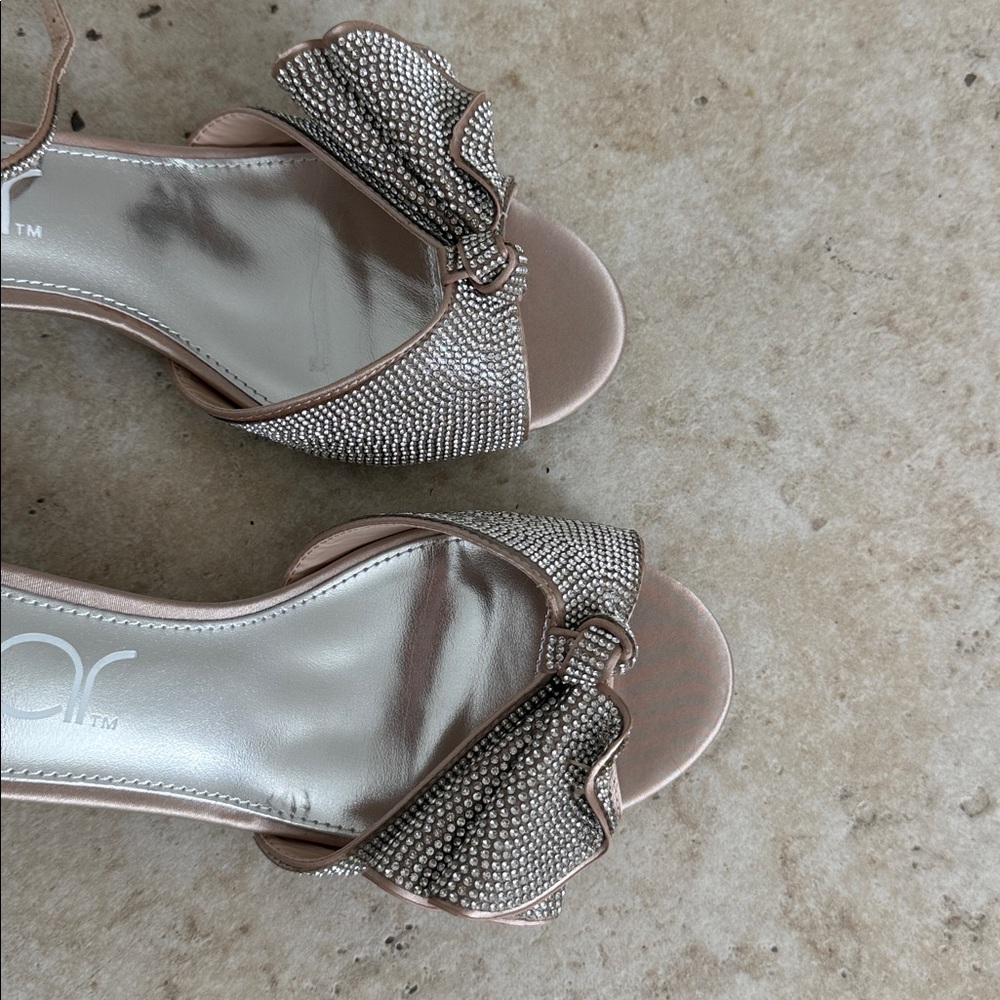 Sugar Women's Glittering Silver Bow Heels - Picture 5 of 5